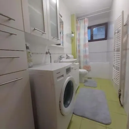 Spacious Near Bascarsija - Free Parking Lägenhet