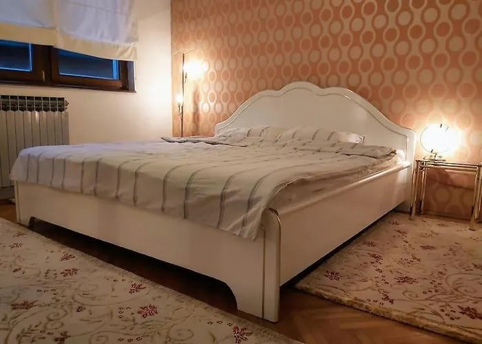 公寓 Spacious Near Bascarsija - Free Parking